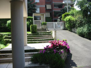 Casa Elisa Latina